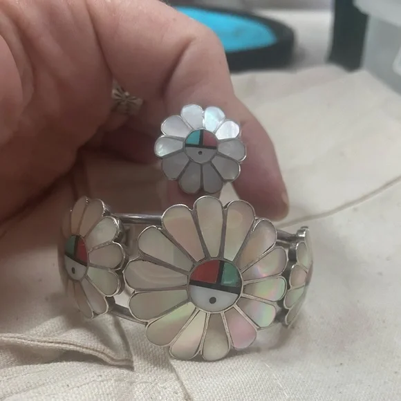 RELISTED! Vintage Native American MOP Cluster Bracelet and Ring Set🦋 - Picture 3 of 11
